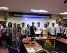 ภาพหมู่คณะที่เข้าร่วมประชุม
