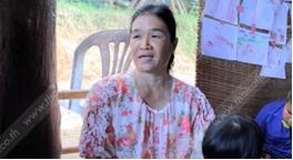 นางแสงจันทร์ กล้าแข็ง หรือย่ามวล ผู้นำชุมชนแม่สุกรักการอ่าน