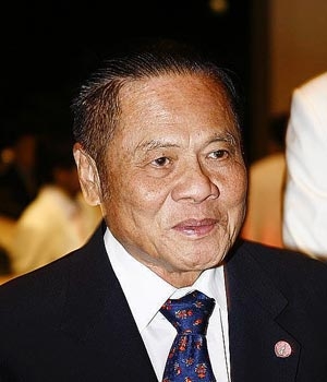 นายบรรหาร  ศิลปอาชา