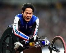 สายชล คนเจน นักกีฬาวีลแชร์เรซซิ่ง เจ้าของ 5 เหรียญทอง จากทัพนักกีฬาคนพิการทีมชาติไทย ชุดอาเซียน พาราเกมส์ ครั้งที่ 7