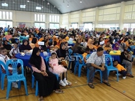 ประชาชนเข้าร่วมงานจวันคนพิการสากล ประจำปี 2556