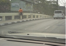 เส้นทางก่อสร้างรถไฟฟ้า บนถนน เพชรเกษม