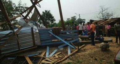 ผู้ประสบภัยพายุฤดูร้อนถล่ม 5 อำเภอ