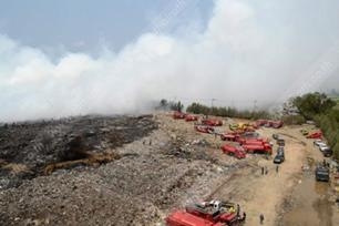 สถานที่เกิดเหตุเพลงไหม้กองขยะขนาดใหญ่