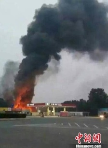 ภาพขณะเกิดเหตุไฟไหม้บ้านพักคนชราในมณฑลเหอหนัน ซึ่งคร่าชีวิตผู้สูงอายุอย่างน้อย 38 คน ในวันจันทร์ (25 พ.ค.) ที่ผ่านมา (ภาพ ไชน่านิวส์)