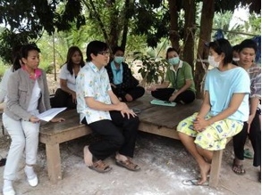 เจ้าหน้าที่จากโครงการ “คนลำสนธิไม่ทอดทิ้งกัน” ลงพื้นที่ดูแลชาวบ้าน ผู้ป่วย ผู้ชรา และคนพิการ