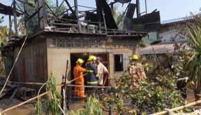 เหตุเพลิงไหม้บ้านเรือนประชาชน ที่บ้านผาสิงห์ หมู่ 4 ต.ผาสิงห์ อ.เมืองน่าน