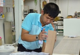 พนักงานผู้ป่วยออทิสติกปฏิบัติงานตามแผนกต่าง ๆ ตามความถนัดและเหมาะสมกับศักยภาพของแต่ละคน