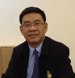 นายสมชัย ศรีสุทธิยากร คณะกรรมการการเลือกตั้ง (กกต.)