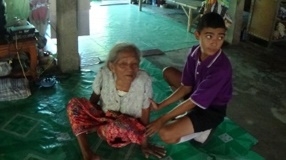 น้องปลื้ม อายุ 14 ขวบ กับคุณยาย