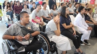 ก.แรงงาน สร้างอาชีพคนพิการฝึกเทคโนโลยีถ่ายภาพ ตกแต่งภาพ