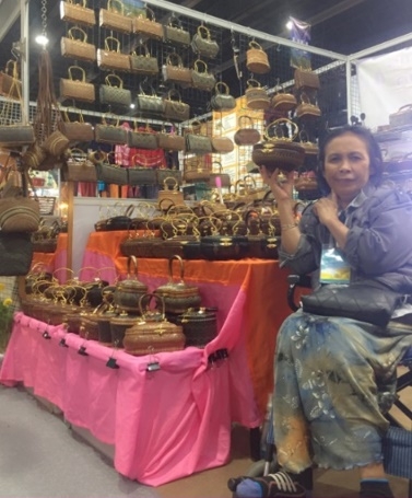 สินค้า  OTOP โดยฝีมือคนพิการ