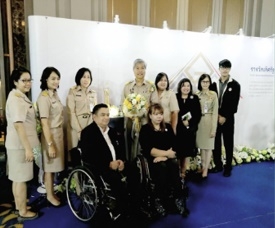 อธิบดี พก. เข้ารับรางวัลเลิศรัฐ (public sector excellence award) ประจำปี 2560