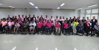 รมว.พม.วราวุธฯ ประธานการส่งมอบรถเข็นนั่งตามโครงการมอบกายอุปกรณ์สำหรับช่วยเหลือคนพิการ