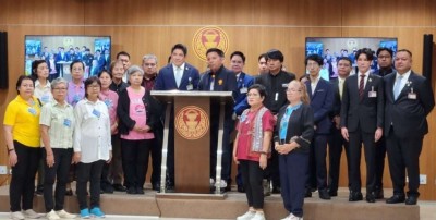 “P-Move – We Fair” ยื่นหนังสือเรียกร้องสิทธิที่อยู่อาศัย-สวัสดิการเด็กเล็ก คนพิการ