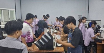 คณะเทคโนโลยี มข. สร้างโอกาสให้ผู้พิการทางการได้ยินผ่านร้านกาแฟและเบเกอรี่