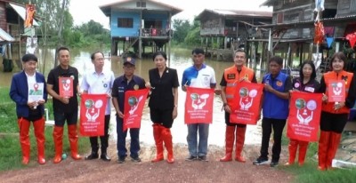 ผู้ว่าฯพิจิตร – สสจ.พิจิตร แขวนธงแดงบ้านถูกน้ำท่วมมีกลุ่มเปราะบางคนแก่คนพิการหากเกิดเหตุพุ่งเป้าช่วยคนเหล่านี้ก่อน