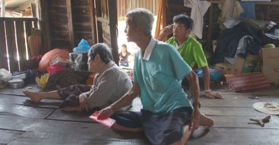 วอนช่วยยายป่วยเลี้ยงสามีตาบอด-ลูกพิการที่โคราช