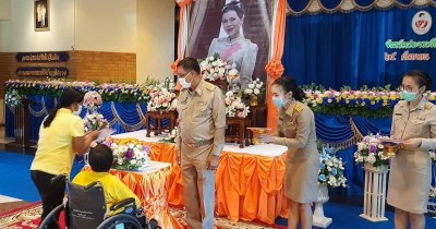 มูลนิธิคุณพุ่ม มอบทุนการศึกษาให้แก่เด็กออทิสติกและเด็กพิการในศูนย์การศึกษาพิเศษประจำจังหวัดประจวบคีรีขันธ์ 103 ทุน