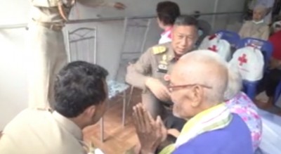 พลตรี กัลย์สรรค์ จันทรเสน เข้าเยี่ยม ให้กำลังใจยายเจิม ผู้ยากไร้และพิการทางการได้ยิน