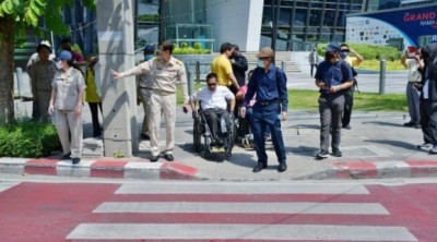 กทม. รื้อทางเท้าถนนรัชดา จาก “ฟอร์จูน-เดอะสตรีท” ปรับภูมิทัศน์ใหม่