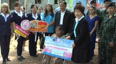 จ.อุทัยธานี มอบเครื่องอุปโภคบริโภคและเยี่ยมเยียนให้กำลังใจผู้พิการและผู้สูงอายุ