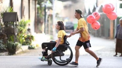 รพ.สันทรายจัดเดินวิ่งการกุศลจับคู่คนปกติ-ผู้พิการ “แบ่งปันกันวิ่ง” จุดประกายใช้ชีวิต