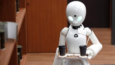 หุ่นยนต์พนักงานเสิร์ฟควบคุมโดยคนพิการ