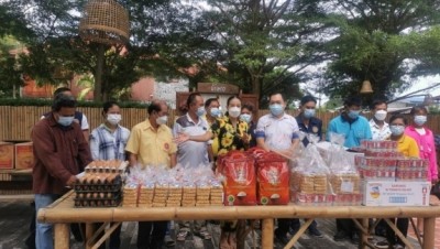 “กบ ปภัสรา” ปันน้ำใจสู้ภัยโควิดมอบถุงยังชีพให้ผู้ป่วยติดเตียงผู้พิการ