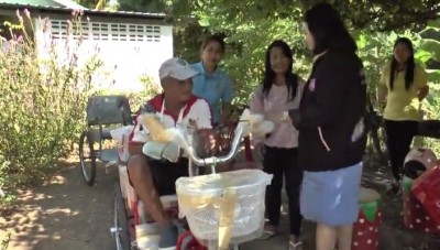 ได้ใหม่แล้ว ลุงพิการรถเข็นหาย ผู้ใจบุญส่งให้ถึงบ้าน