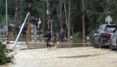 ‘หนุ่มพิการ’ เดินเข้าบ้านโดนกระแสน้ำพัดจมหาย สังเวยอุทกภัย ‘สายบุรี-ปัตตานี’ ดับ 1 ศพ
