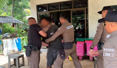 ตร.บุรีรัมย์บุกชาร์จรวบหนุ่มคลั่ง เมาอาละวาดขู่ทำร้ายแม่พิการ ชาวบ้านผวาหนัก