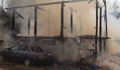 คนดีมีจริง! พลเมืองดีฝ่าเพลิงไหม้บ้าน เข้าช่วยชายพิการติดเตียงรอดหวุดหวิด