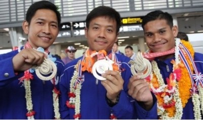นักกีฬาไทย นำ 2 ทอง โอลิมปิกเกมส์คนหูหนวก กลับบ้าน ให้คนไทยได้ชื่นชม ทัพนักกีฬาทีมชาติไทยชุดคว้า 2 เหรียญทอง “เดฟลิมปิกเกมส์ ครั้งที่ 23”   กลับถึงไทยแล้ว