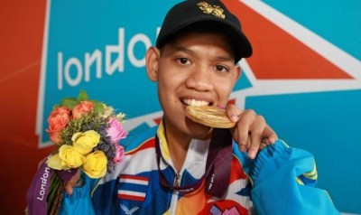 "รุ่งโรจน์ ไทยนิยม" นักปิงปองเหรียญทอง พาราลิมปิกเกมส์ 2012 ที่กรุงลอนดอน ประเทศอังกฤษ