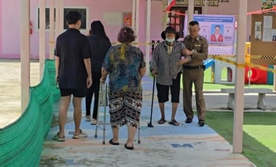 ลำบากแค่ไหนก็มา ‘ผู้พิการ-สูงอายุ’ แห่ใช้สิทธิ กาเลือก สส. ในใจ