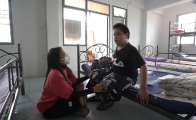 "พิมรี่พาย" เดินหน้าช่วยเหลือชายพิการลูก 3 ตอนจบสุดเศร้า