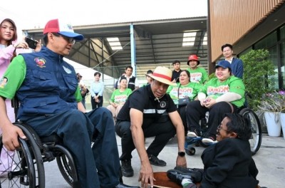 ผู้ว่าฯชัชชาติชวนคนพิการทดสอบทางเท้าลาซาล รับฟังข้อเสนอแนะจุดบกพร่องเชิงเทคนิค