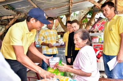 เทศบาลเมืองกะทู้ลงพื้นที่เยี่ยมบ้านผู้สูงอายุ ผู้พิการ และผู้ด้อยโอกาสในชุมชน เพื่อสร้างขวัญและกำลังใจในการดำเนินชีวิต