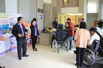 สำนักงานขนส่งจังหวัดปราจีนบุรีมอบอุปกรณ์ผู้พิการจากกองทุนเพื่อความปลอดภัยในการใช้รถใช้ถนน