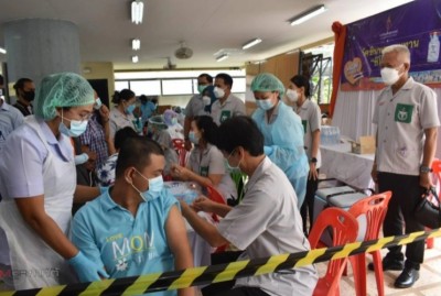 จ.สตูลรับวัคซีนพระราชทานเข็มที่ 2 นำฉีดให้ผู้นำศาสนาอิสลาม พระภิกษุ และผู้พิการ