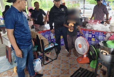 รวบชายพิการปั่นสามล้อพ่วงข้าง พาน้องหมาตระเวนขโมยพัดลม อ้างอากาศร้อนกลัวหมานอนไม่หลับ