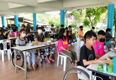 ต่อลมหายใจผู้พิการ “ชลิต อินดัสทรี” มอบทุนการศึกษาฯ ว.เทคโนโลยีพระมหาไถ่ หนองคาย สู่การมีงานทำช่วยตนเองและครอบครัวได้อย่างยั่งยืน
