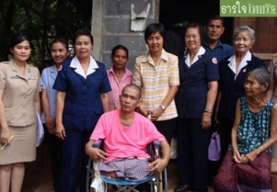เหล่ากาชาดรุดช่วย! 2 หนุ่มพิการใจสู้ นำรักษาแผล รอหายพาฝึกอาชีพ