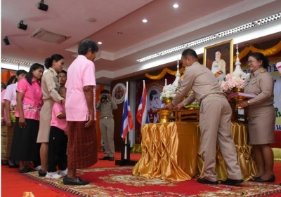 'ชัช เตาปูน-ชื่นชอบ คงอุดม'ชูสัญลักษณ์ 'W'รณรงค์เปิดตัวพรรคหาสมาชิก