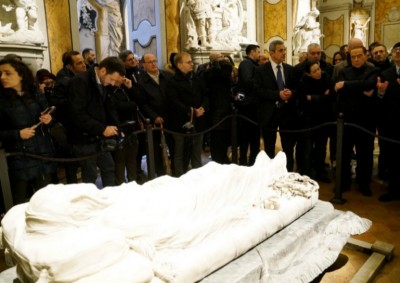 พิพิธภัณฑ์ในประเทศอิตาลี เปิดให้ผู้พิการทางสายตาได้ใช้มือสัมผัสงานศิลปะชิ้นสำคัญ