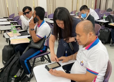 เศรษฐศาสตร์ ม.รังสิต จุดประกายฝัน นศ.ผู้พิการ ด้วยเทคโนโลยีและหัวใจ