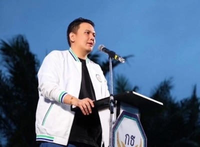 “ไผ่ ลิกค์” ไอเดียบรรเจิด เปิดโครงการ “นั่งสุข ลุกง่าย สบายข้อเข่า”ใช้ส่วนตัวแจกสุขาแก่ผู้สูงอายุ–ผู้พิการ