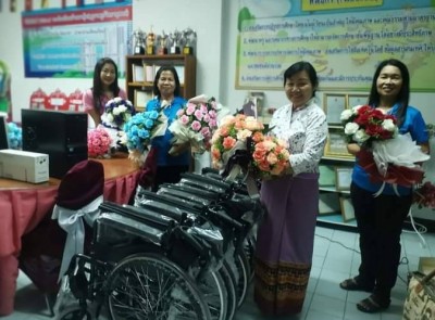 กองบุญหมื่นฟ้าปันความสุข มอบรถเข็น wheelchair ให้นักเรียนพิการเรียนร่วมโรงเรียนบ้านปากกาง