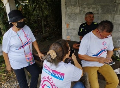 สมาคมแก๊งน้ำหมากกระจาย รุดเยี่ยมช่วยเหลือเบื้องต้น “ลุงภิรมย์” พ่อเฒ่าวัย 64 ปี พิการยากไร้